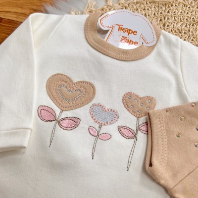 Conj. de Malha 3 peças - Flores de Corações com Strass - Areia e Off White